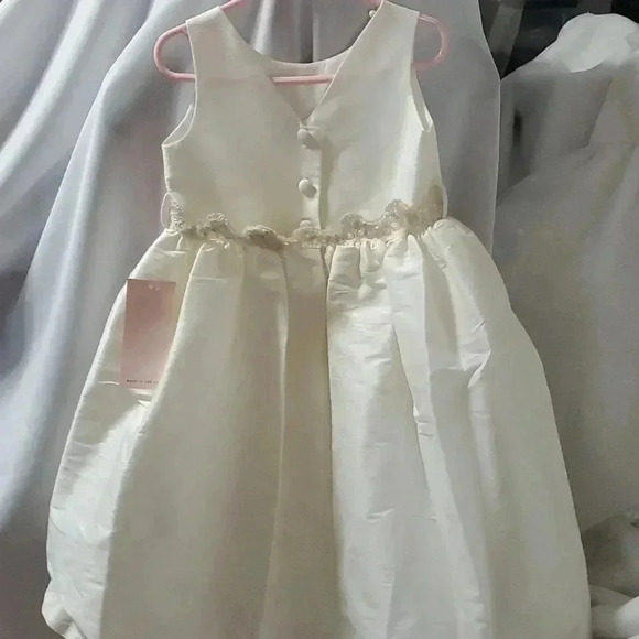 Sweet kids formal dress size 4 - Picture 4 of 15
